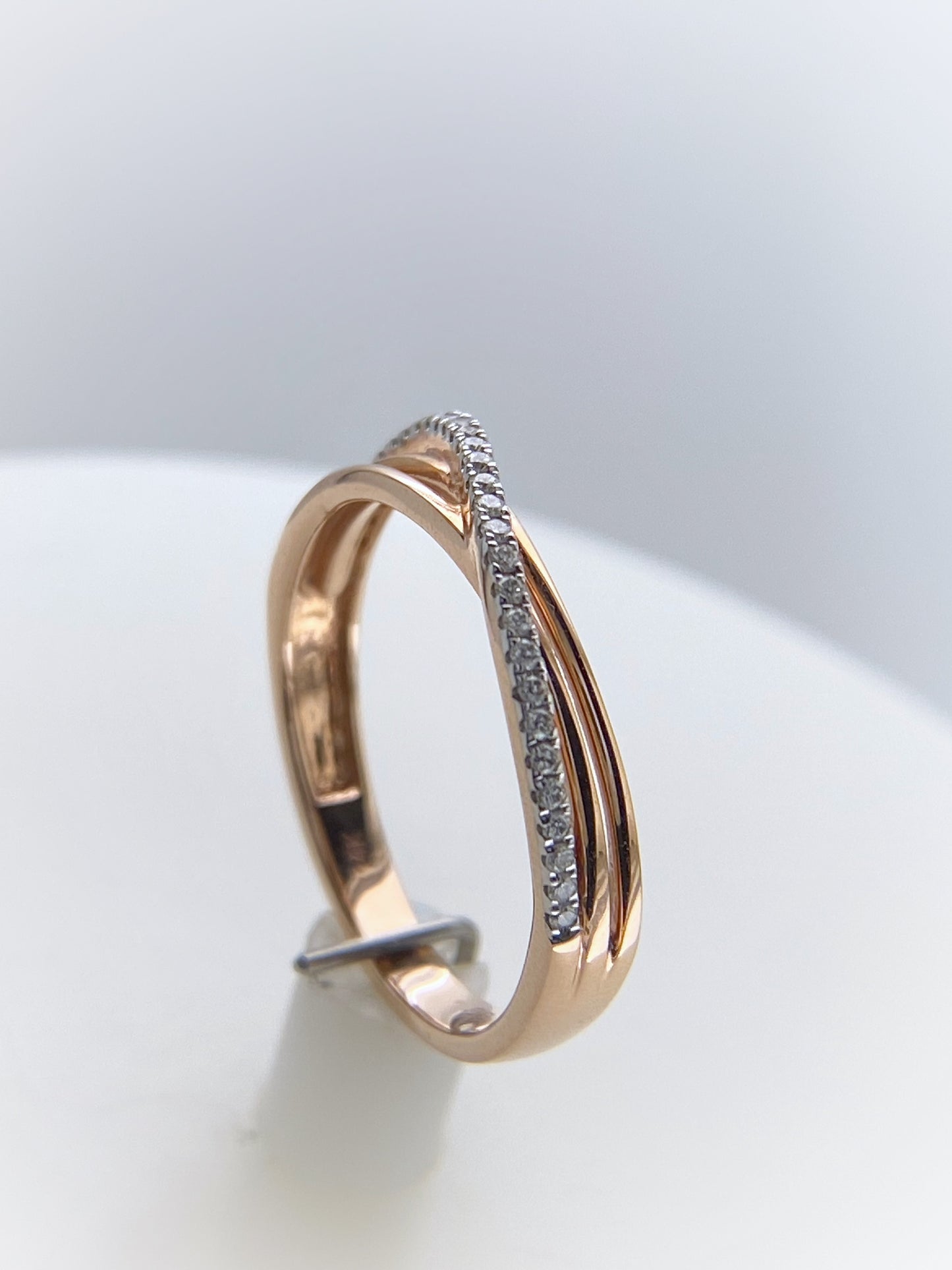 Rose Gold Crossover Ring