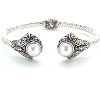 Freshwater pearl hinged cuff