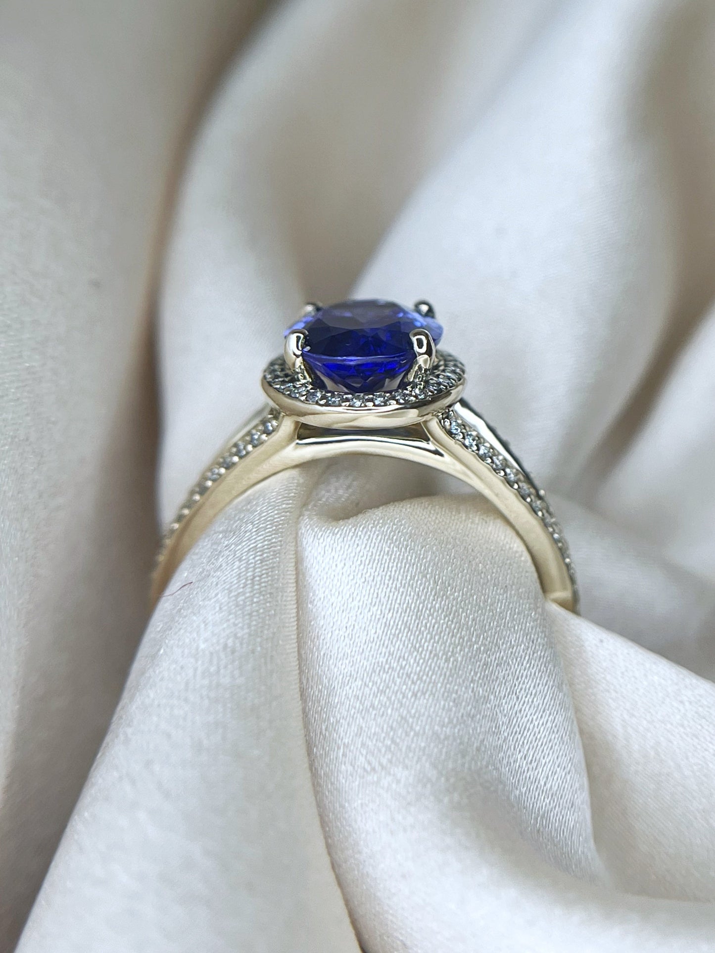 Tanzanite and Diamond Ring