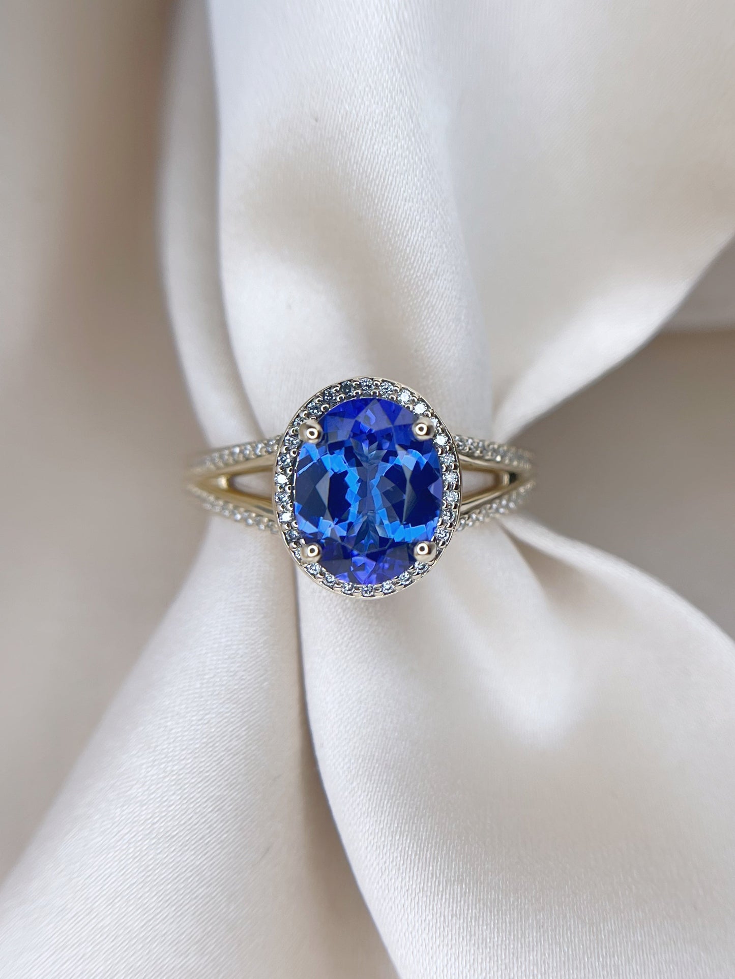 Tanzanite and Diamond Ring